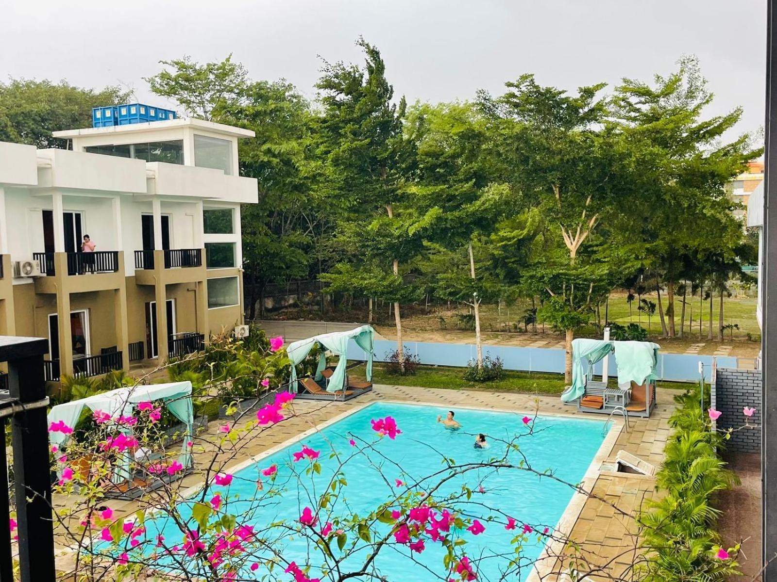 Wh Hotel & Service Apartment Thanlyin Экстерьер фото