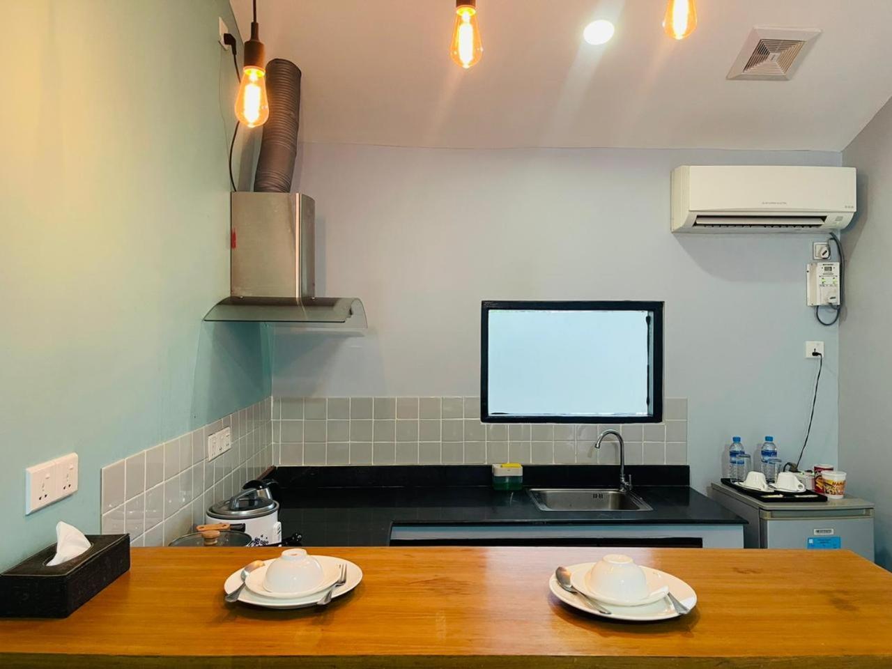 Wh Hotel & Service Apartment Thanlyin Экстерьер фото