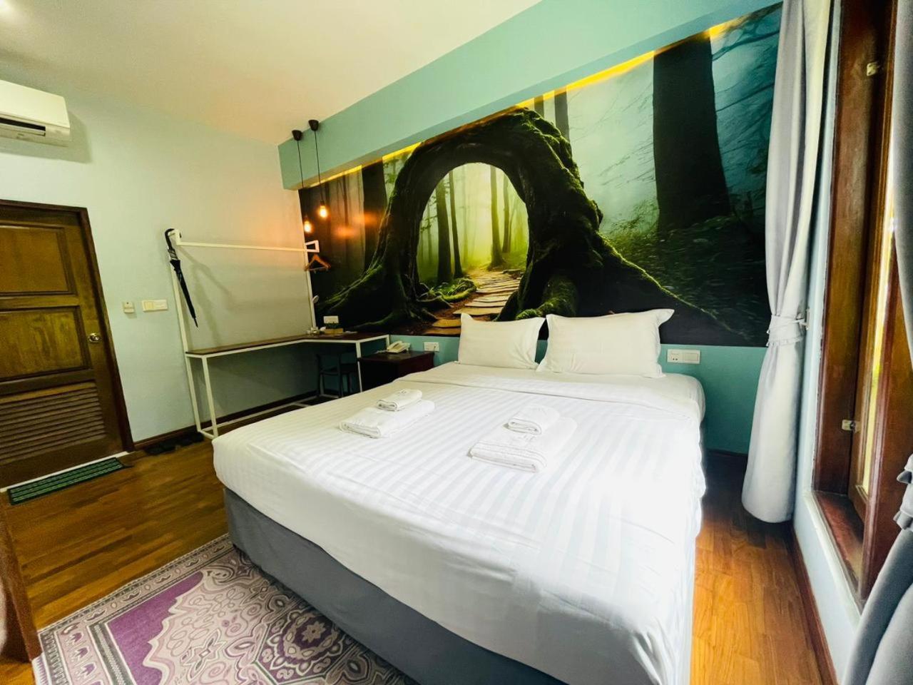 Wh Hotel & Service Apartment Thanlyin Экстерьер фото