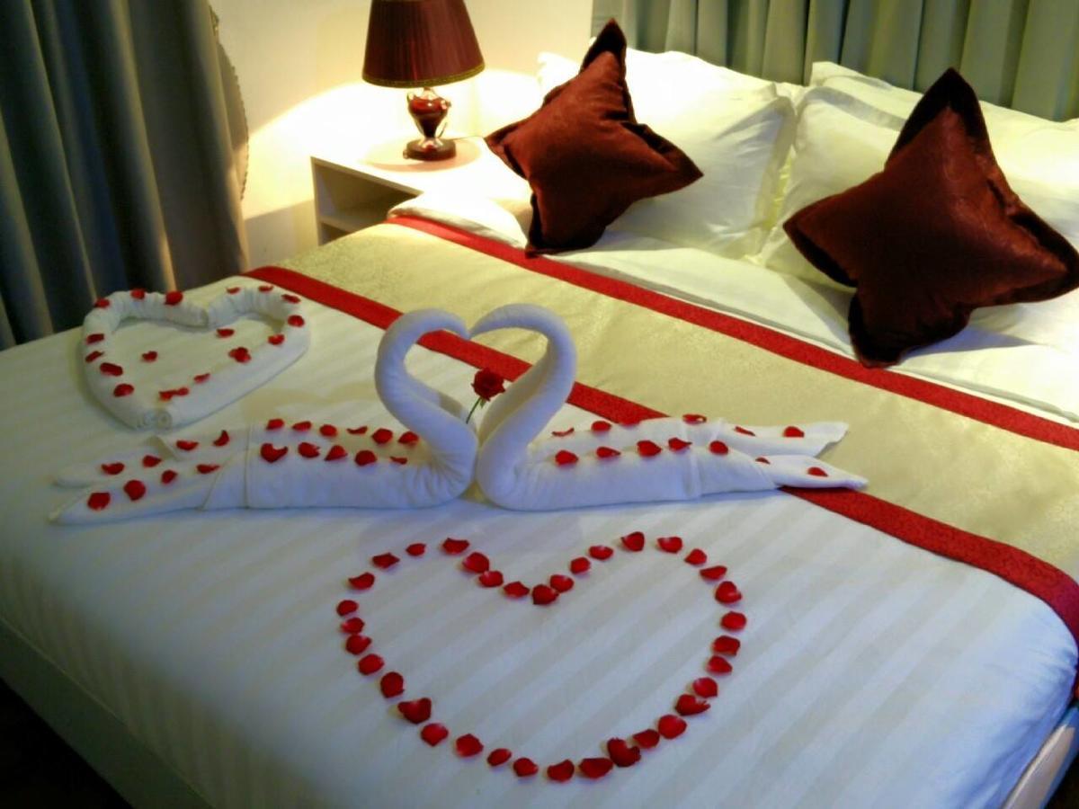 Wh Hotel & Service Apartment Thanlyin Экстерьер фото