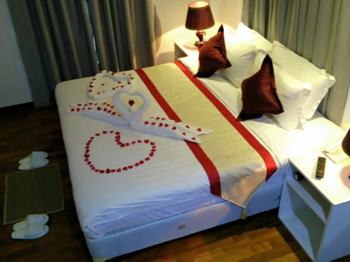 Wh Hotel & Service Apartment Thanlyin Экстерьер фото